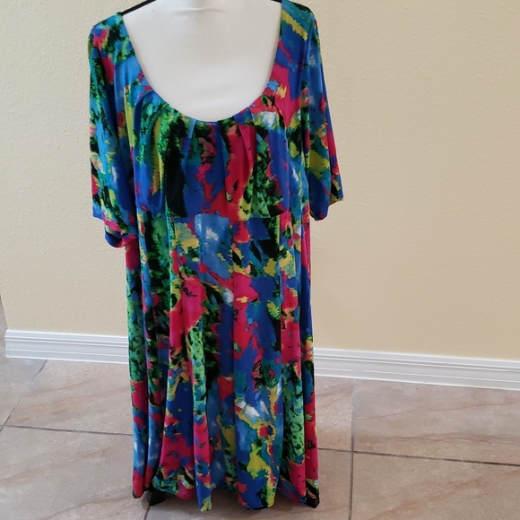 London Times Dresses & Skirts - London Times Striking Dress